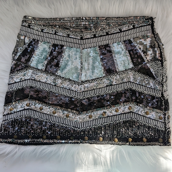 Metallic sequins mini skirt - Picture 2 of 6